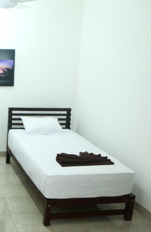 Hotel T & T 아누라다푸라 외부 사진