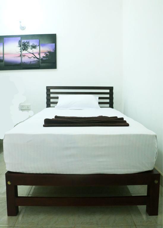 Hotel T & T 아누라다푸라 외부 사진